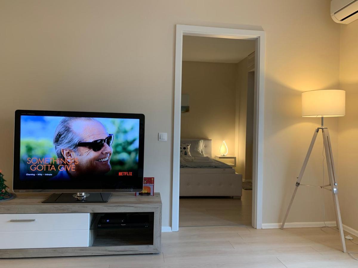 Apartment Hideout In Style With Free Parking - Luxury *